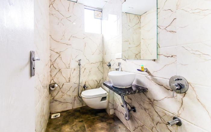 FabHotel Arton Suite