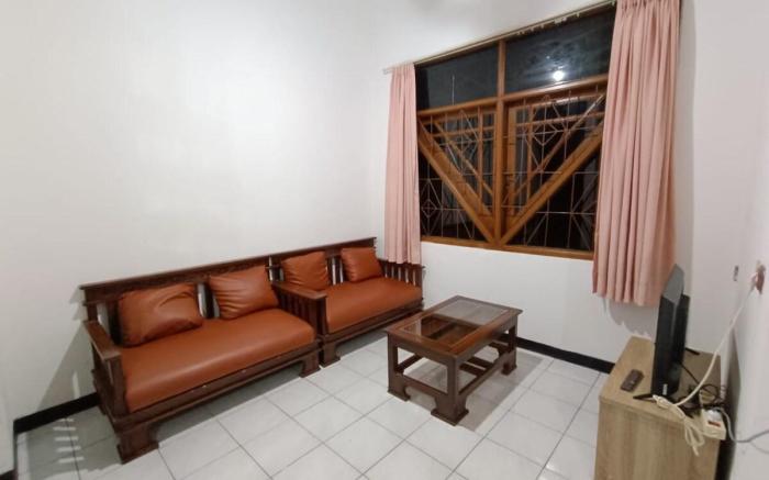Cozy villa d'Orchid Park Cipanas