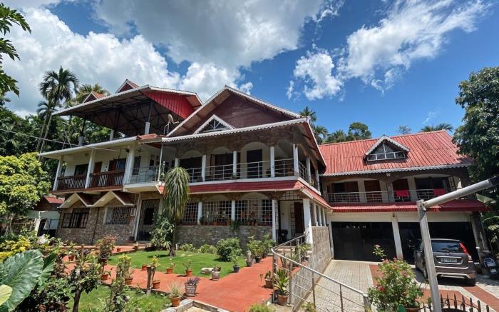 Thulung Shared NatureStay+Pool|3BR|FF By Homeyhuts