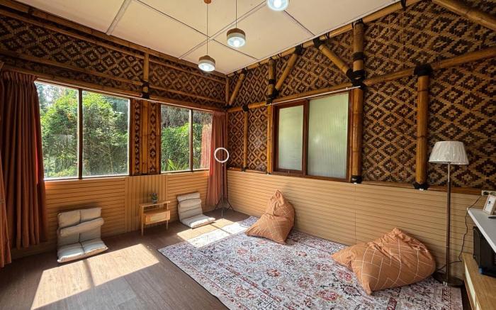 BUMO House by Villa Istana Bunga