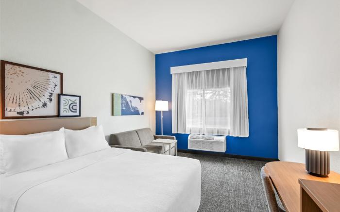 Spark by Hilton Duluth