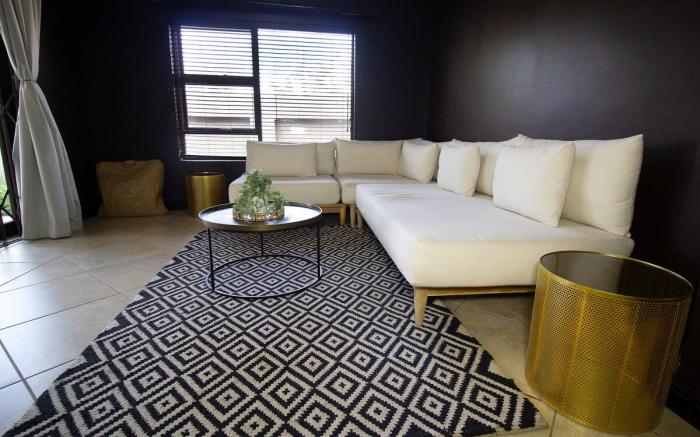 Fourways Luxury 5-Bed Home
