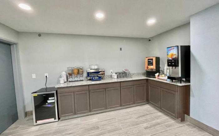 Lamoni inn & suites