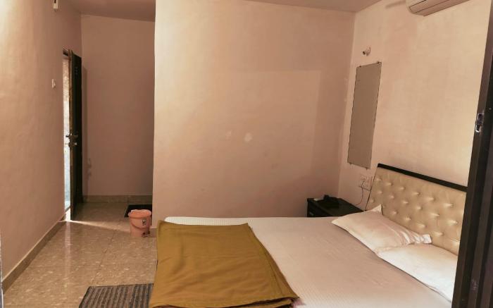 Nargis Farm Resort Murud, 5 km from Murud Beach