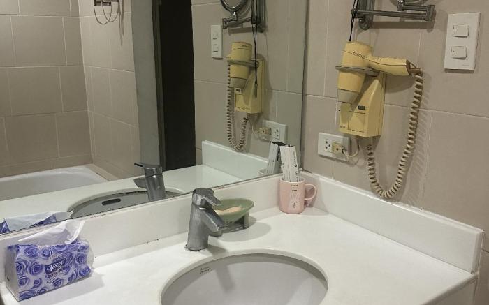 Quiet department in Makati Room1217