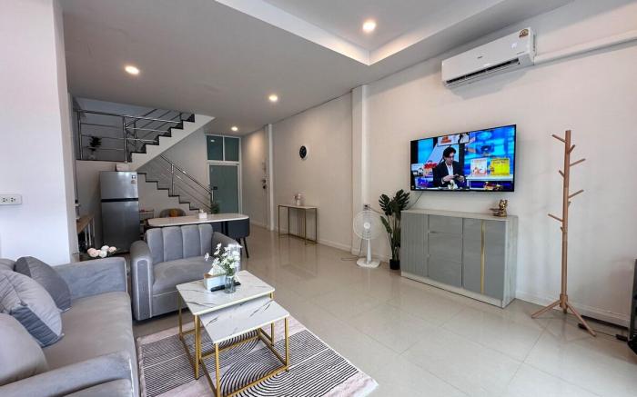 Living 8 at Hat Yai (3 mins to Big C Extra)
