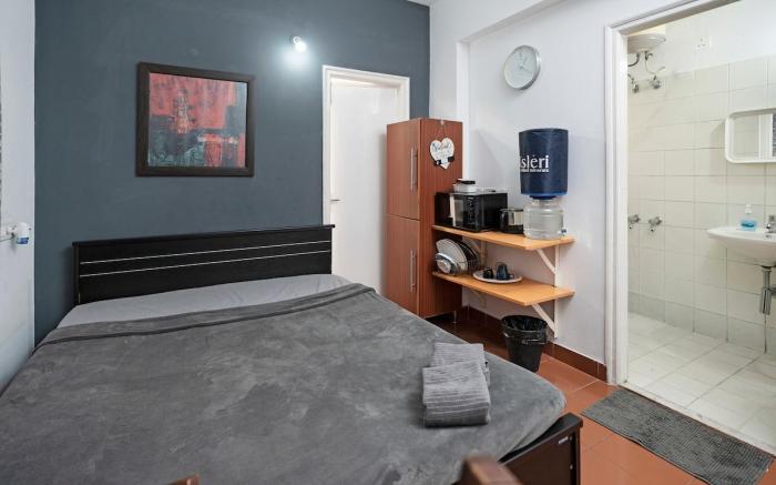 Cozy Penthouse Studio Apartment!