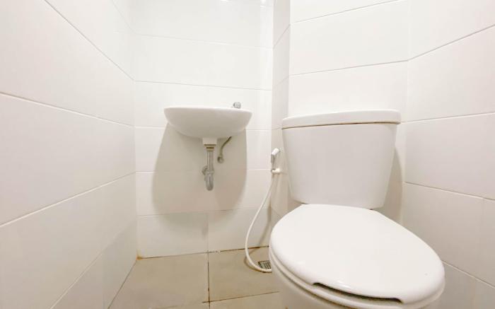 Simple White Studio The Alton Semarang By Travelio