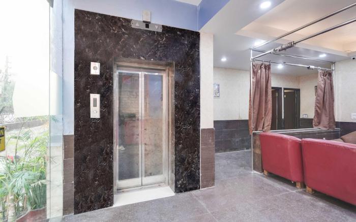 Collection O Maithli Marg Sector 55 Noida