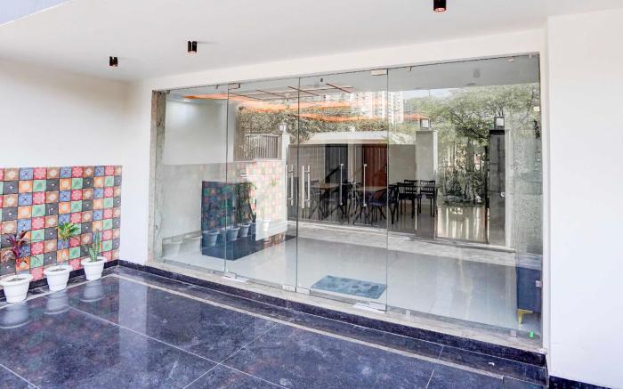 Collection O Sector 143B Noida