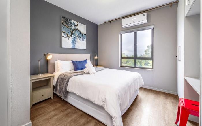 Chic 2-Bedroom Stay w/ Pool & Fast WiFi| Bryanston