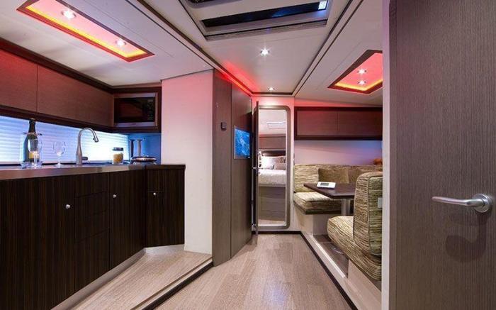 Yacht 55′VIP|Sleep on the Sea Below Mount Vesuvius
