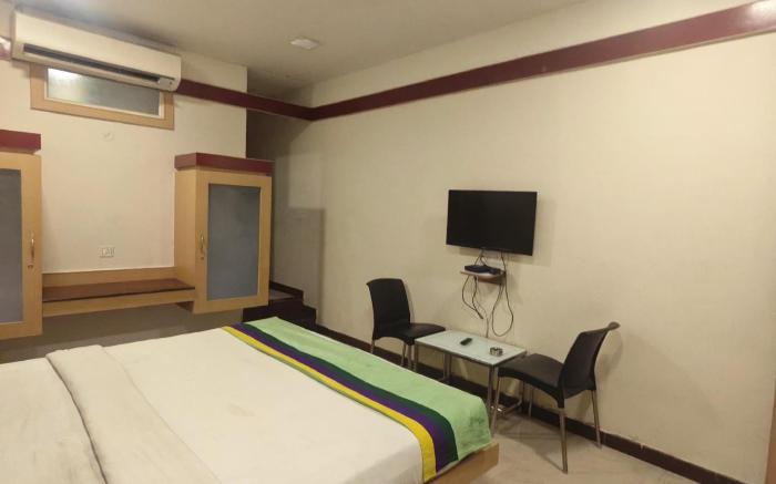 Stayz Royale - Electronic City