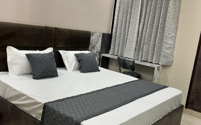Hotel Punit Palace