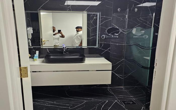  Royal Tulip Dancenter Suites Sharjah