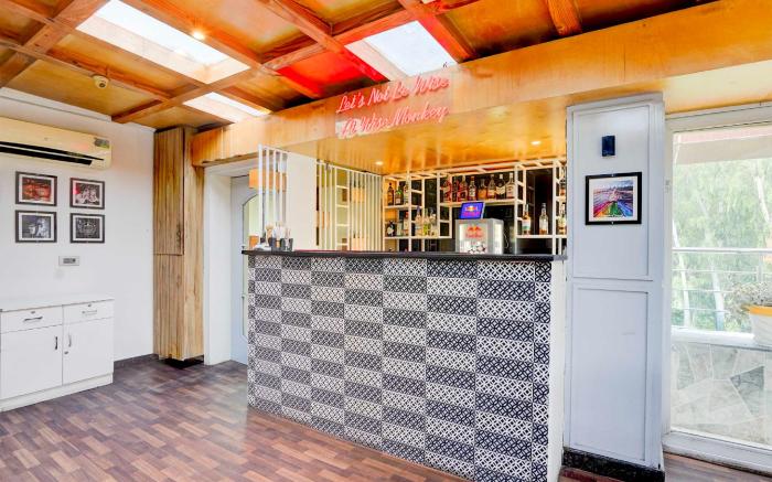 Super [Day Stay - 12 Hrs Slot : 8 AM to 8 PM] Super Collection O IMA Dehradun