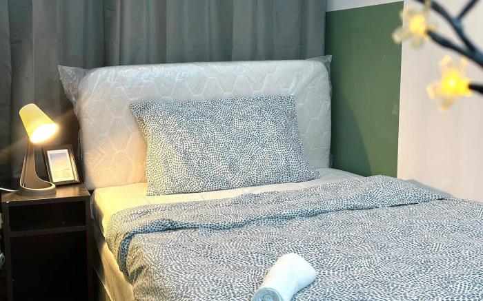 Smart Double Partition Room Near ICM