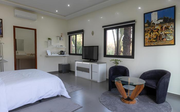 Awakening Room – Modern Deluxe Stay Pool Breakfast