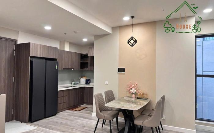 Diamond apartment 2 bedrooms 2 bathrooms full