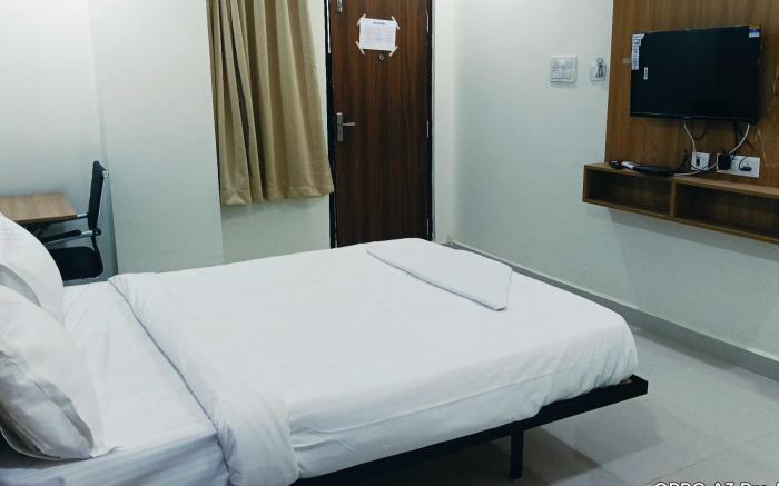 Collection O Mailardevpally Near Owaisi Hospital Tolkanti Arcade