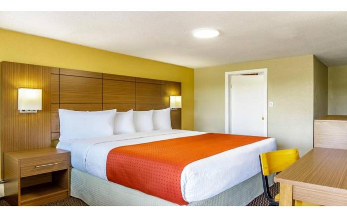 Motel 6 Campbellford, ON