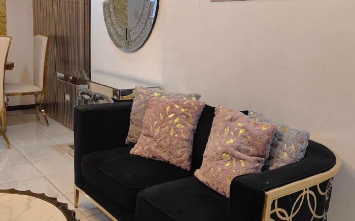 Modern Guesthouse Up & Down 36sqm House 2to4person