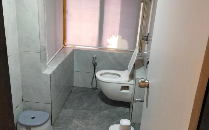 HOTEL SKYLAND CG ROAD 