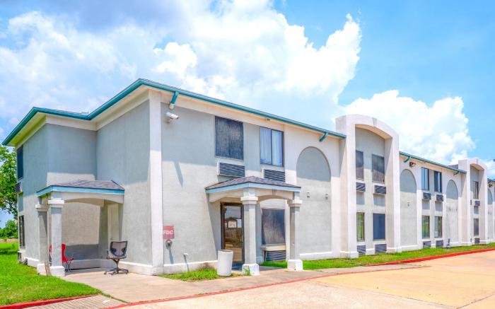 Capital O Fairway Inn - Baytown La Porte TX