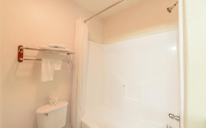 Capital O Fairway Inn - Baytown La Porte TX