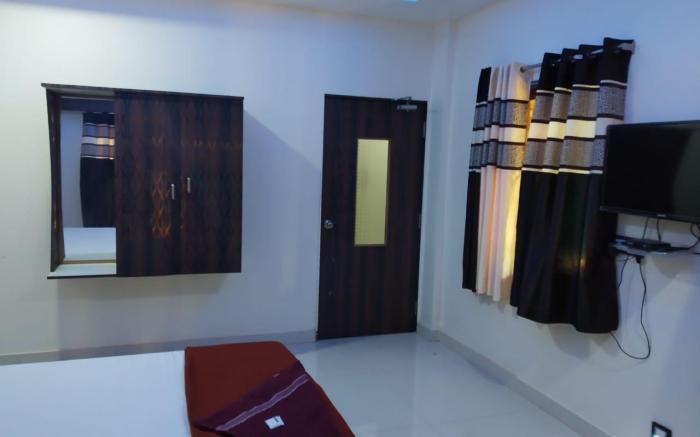 Siddhivinayak Resort,Devbag Sangam Beach