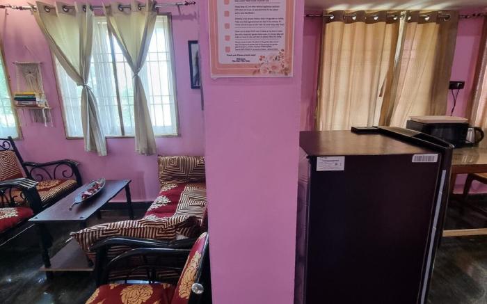 Pink Villa - Private Peaceful Homestay Near Beach