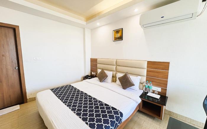Hotel Golden Palace Rivera Restaurant & Cafe With Swimming Pool Front Of Puri Sea Beach