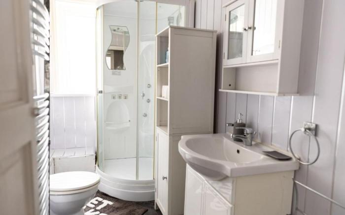 2 bedroom Cossy Detached Property