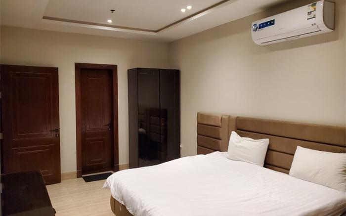 شقه راقيه ثلاث غرف دخول ذاتي 1/2