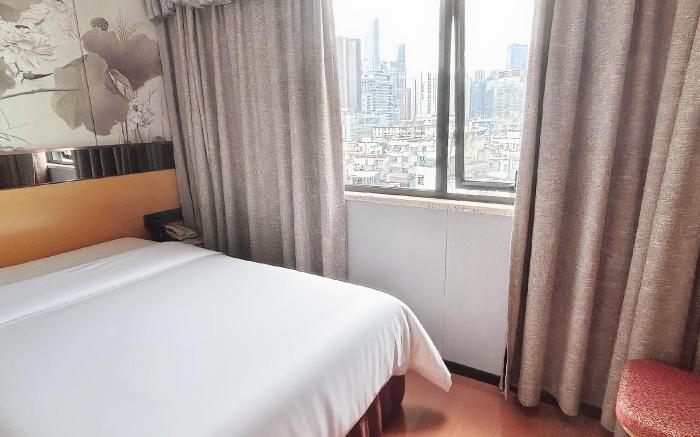 Guangzhou Liangyou Qicheng Hotel (Gangding Subway Station Jinan University Branch)