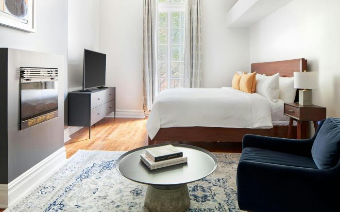The Arco Hotel Midtown Village, Sonder