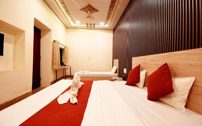 The Anandvan Palace- 300 meter harishchandra Ghat