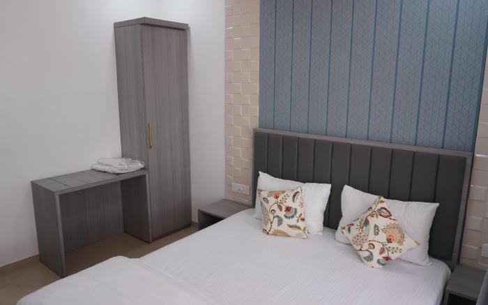 Taj Classic Villa (With Heated Pool)