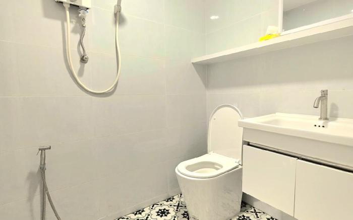 Triple Room with Bathroom nearto Gleneagles Penang