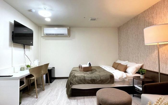 West Taipei Core 36 [僅限國外旅客入住]