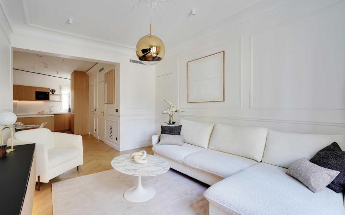 Elegant A/C Apt 2BR/6P – Paris 17th/Monceau