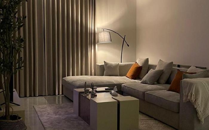 شقة مع مطبخ وبلكونه