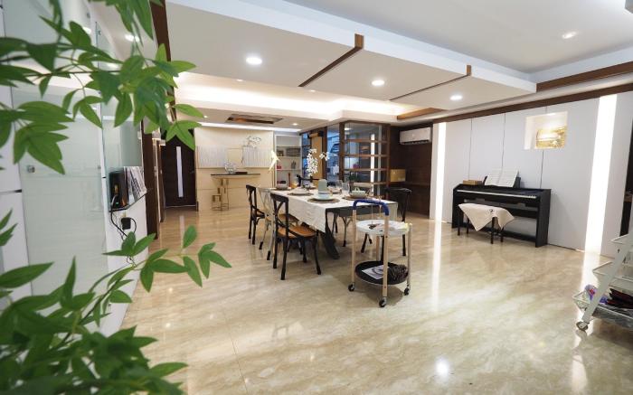 Chic Stay in Taipei’s Fashion Hub | 2min to MRT