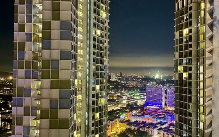 Spacious Comfy Duplex. Smart TV+Netflix @ i-City