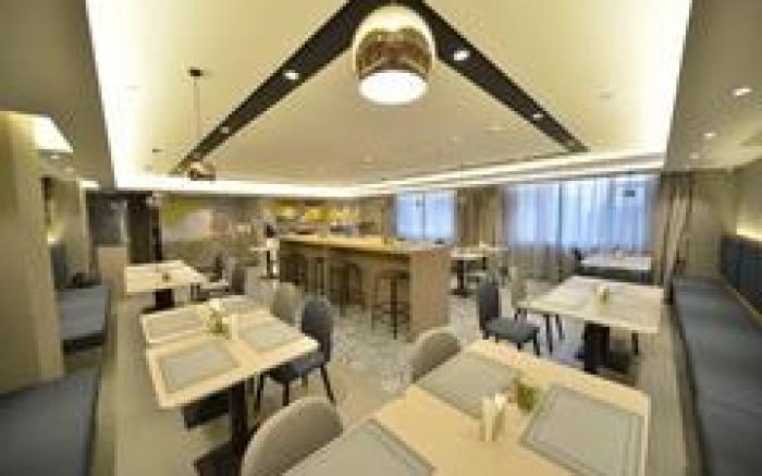 Home Inn Style Handan Development Zone East Railway Station Municipal Government