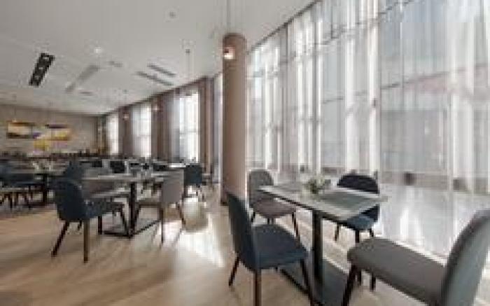 Home Inn Style Danyang Railway Station Yunyang Bridge Glasses City