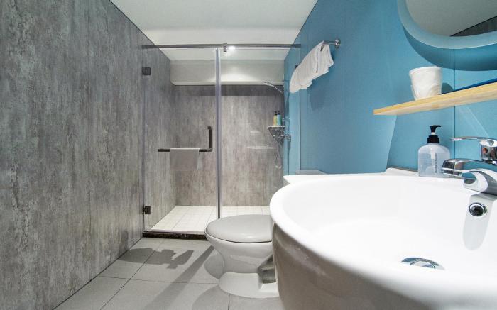 Home Inn Neo Wuhan Optics Valley Canglong East Street Metro Station Media College