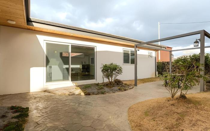 제주 돌안뜰펜션