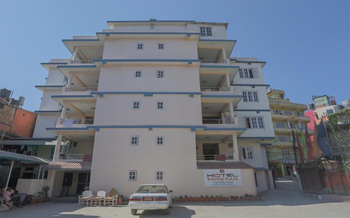 OYO 826 Hotel Hira Palace