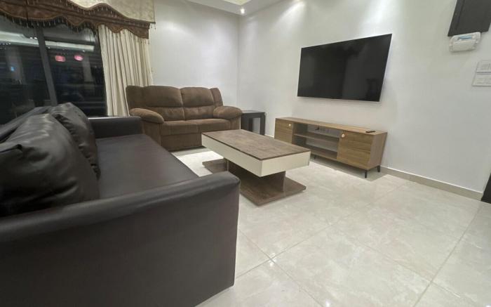 2 En-suite Rooms, Central & Spacious